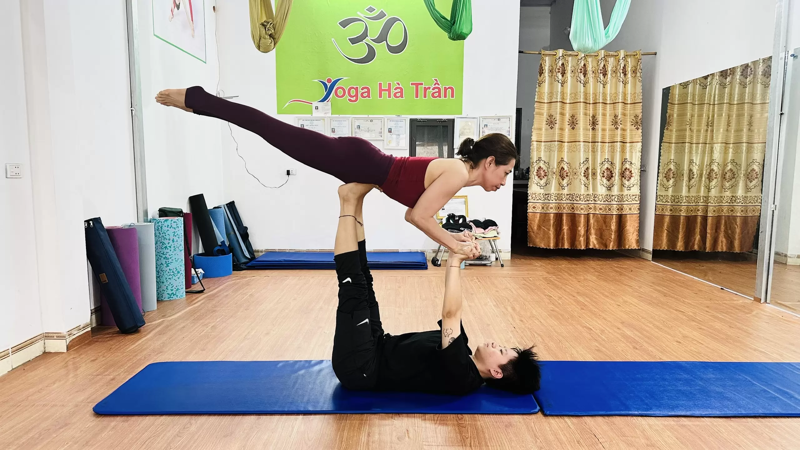 yogatrilieuhatran.com